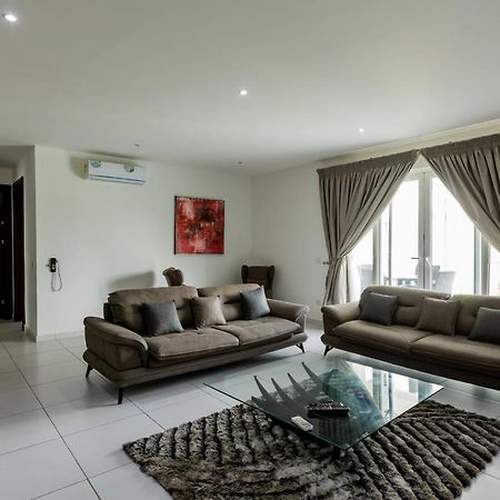 Accra Fine Suites - Henrietta'S Residences Bagian luar foto