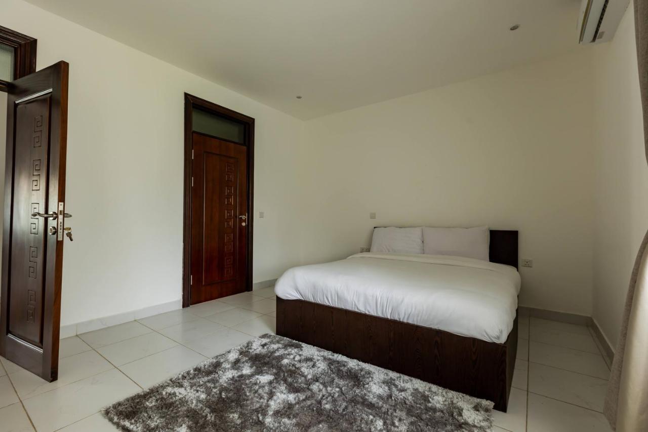 Accra Fine Suites - Henrietta'S Residences Bagian luar foto