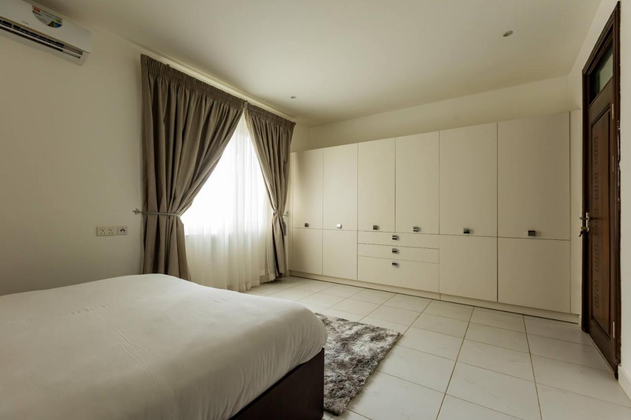Accra Fine Suites - Henrietta'S Residences Bagian luar foto
