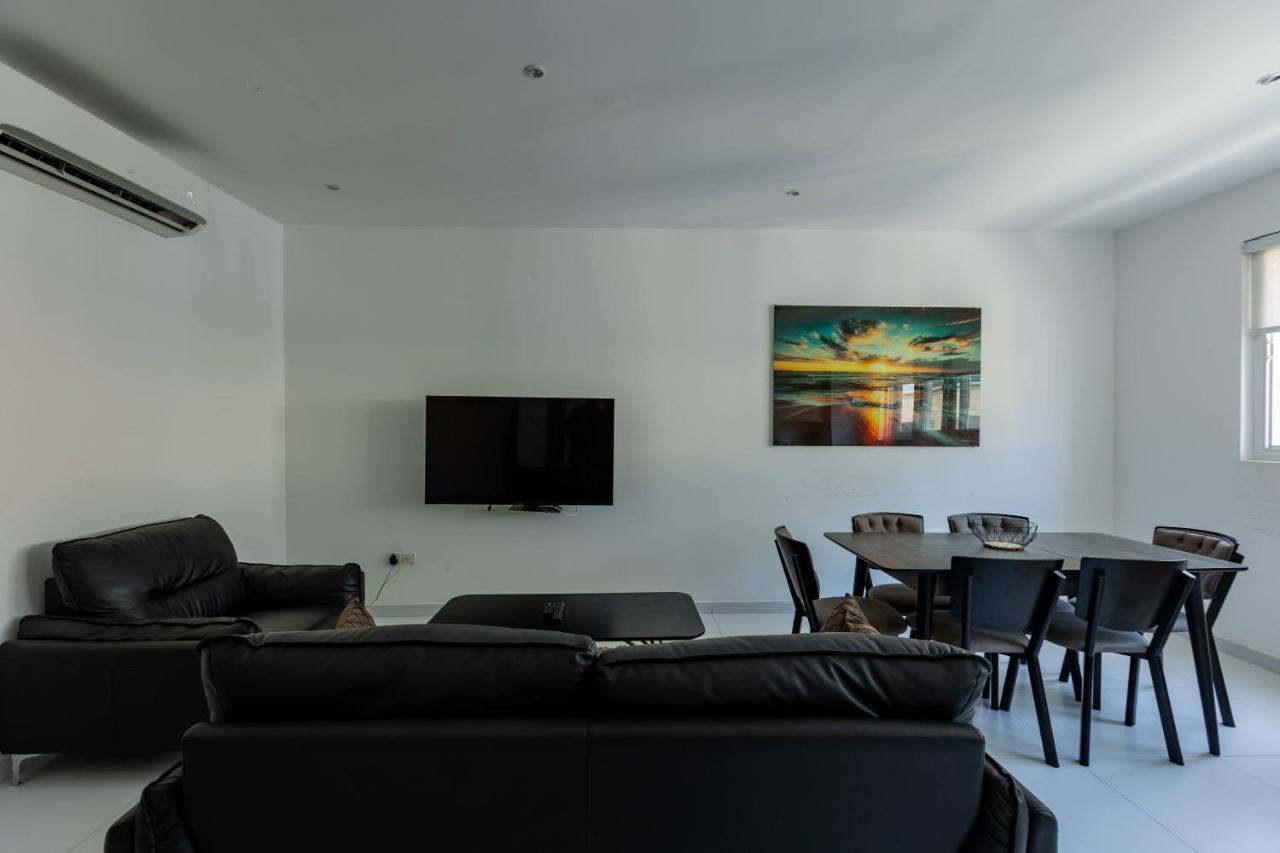Accra Fine Suites - Henrietta'S Residences Bagian luar foto