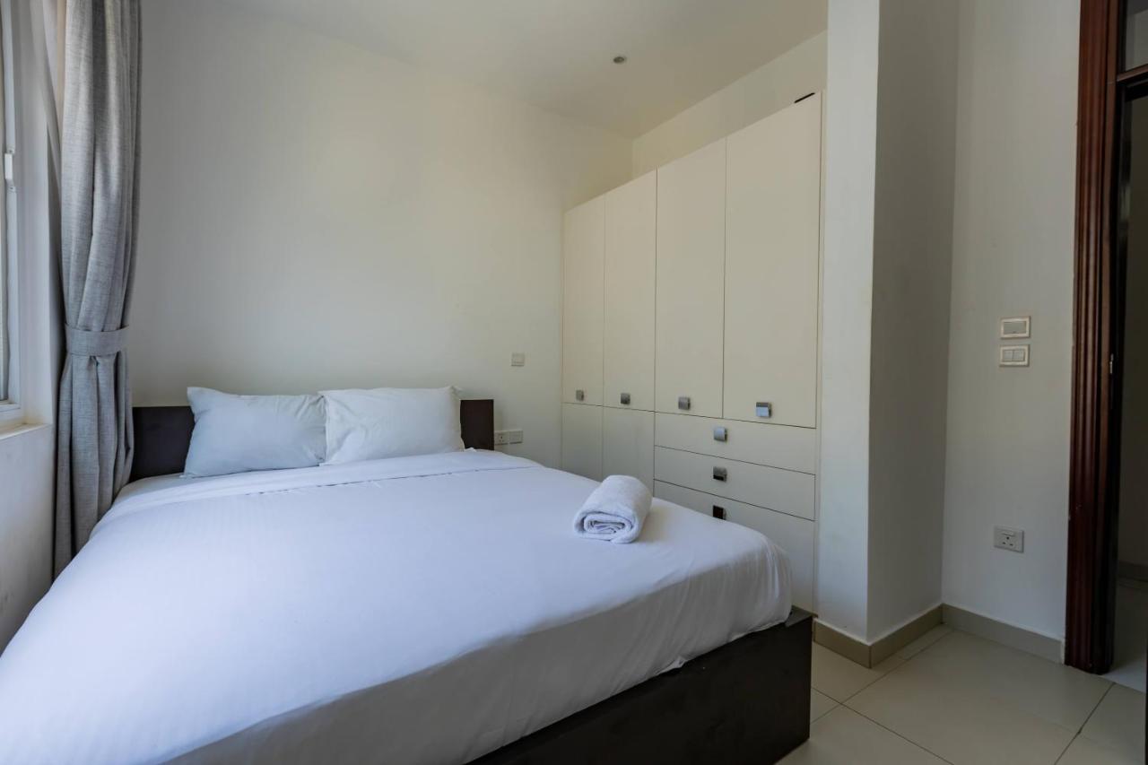 Accra Fine Suites - Henrietta'S Residences Bagian luar foto