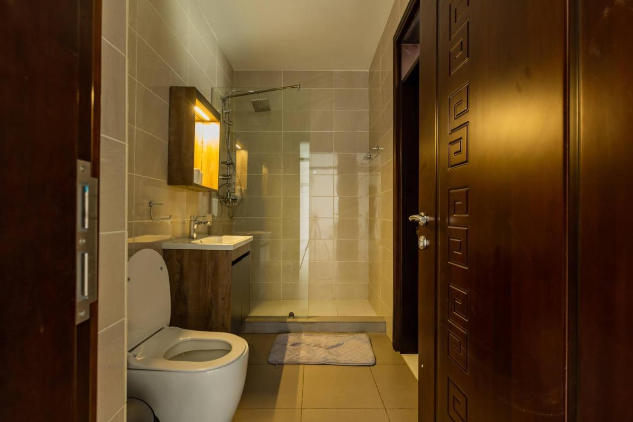 Accra Fine Suites - Henrietta'S Residences Bagian luar foto