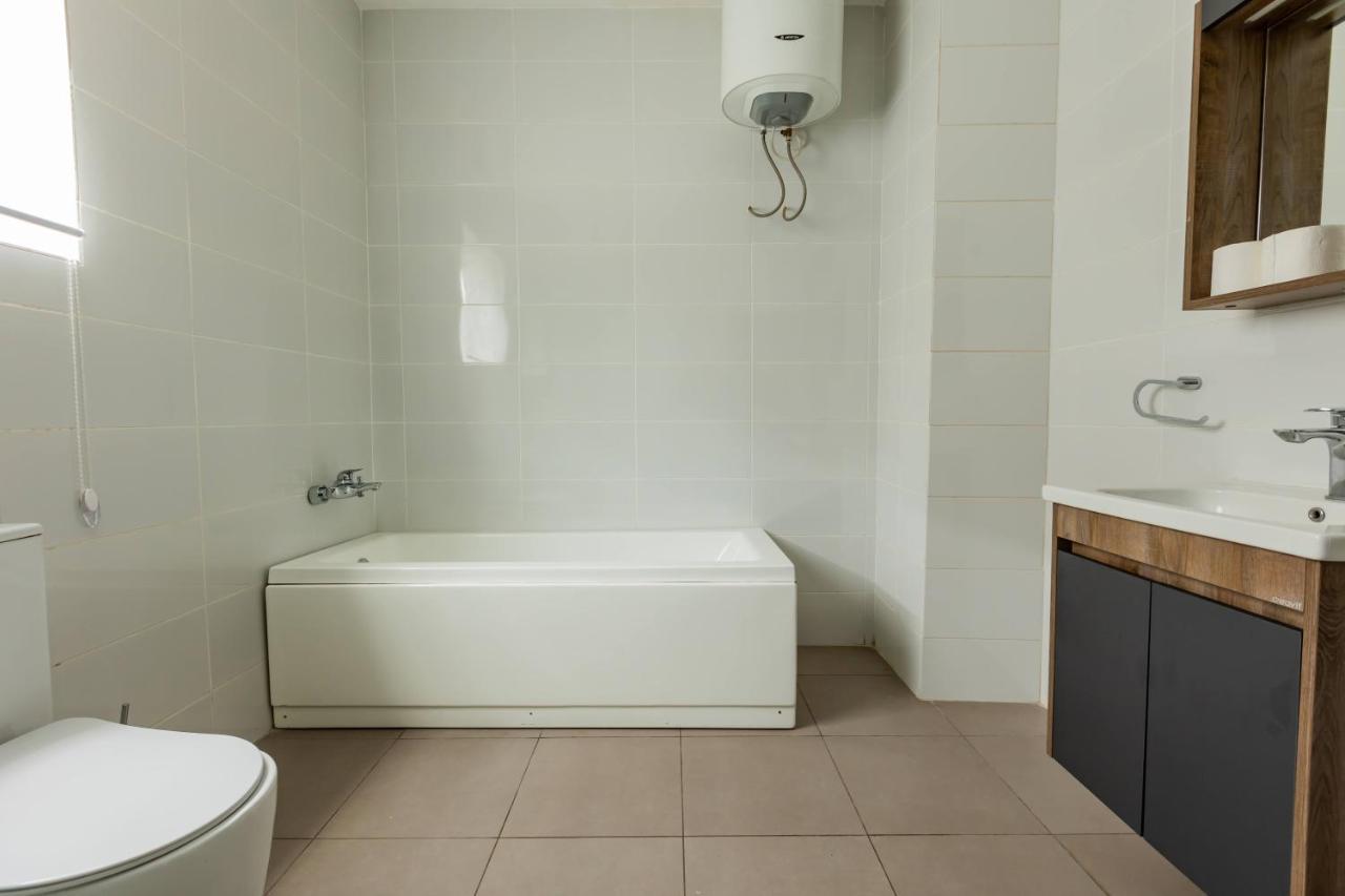 Accra Fine Suites - Henrietta'S Residences Bagian luar foto